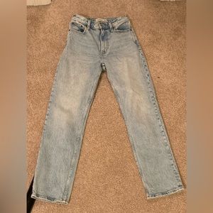 Abercrombie 90’s Straight Ultra High Rise Size 24
